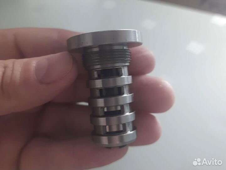 06H109257C Клапан регулировки фаз грм VVT solenoid