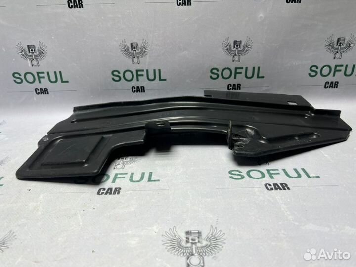 Дефлектор радиатора левый Toyota Avensis 2008