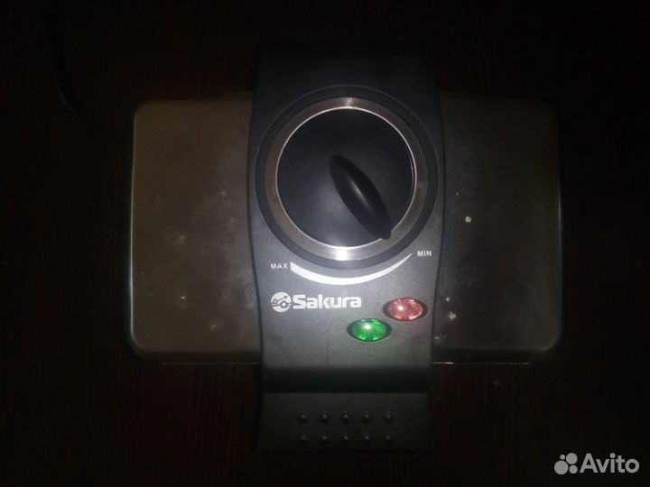 Вафельница электрическая