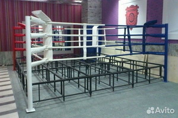 Ринг боксёрский на помосте 6х6 м, высота 1 м, две лестницы, боевая зона 5х5 м Pioner A12565