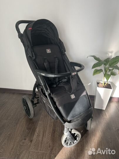 Коляска прогулочная Venga