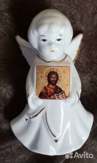 Ангел с иконой