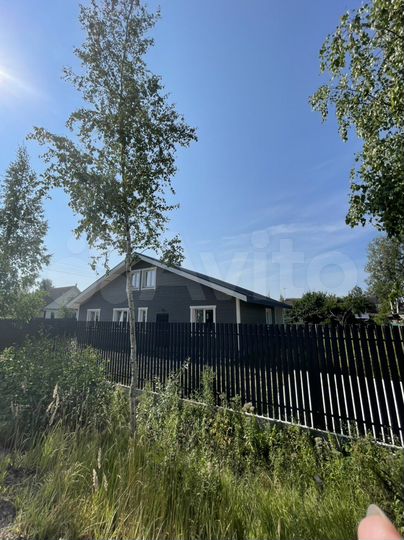 Коттедж 198 м² на участке 8 сот.