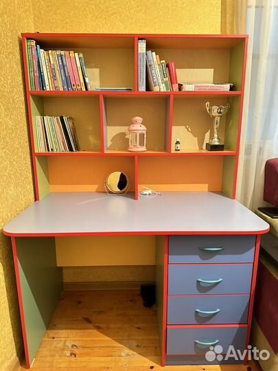 Рабочии стол детский