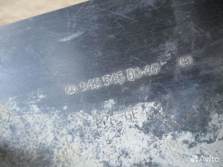 Крышка базового модуля предохранителей Mercedes-Be