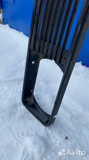 Решетка радиатора 2140