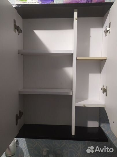 Шкаф-зеркало в ванную комнату