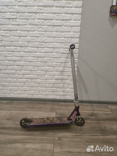 Трюковой самокат кастом парк