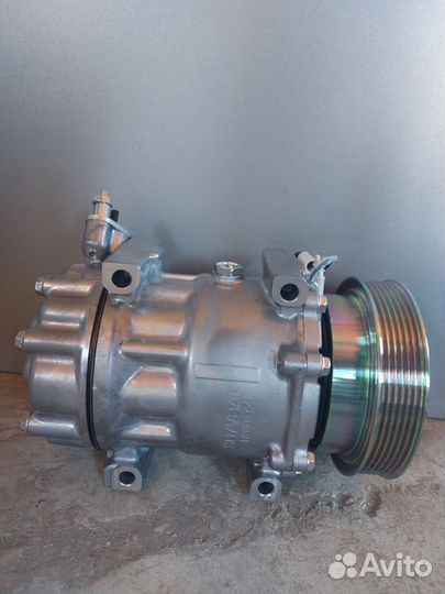 Компрессор кондиционера Рено Логан, Сандеро новый