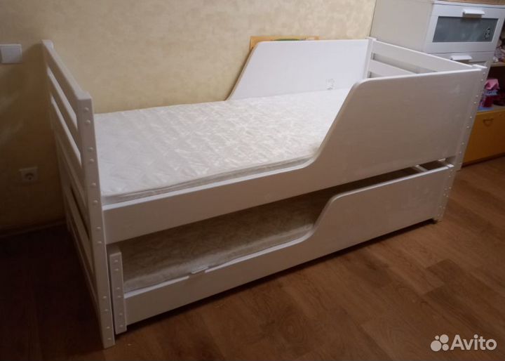 Выкатная выдвижная двухьярусная кровать новая
