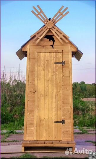 Дачный туалет деревянный