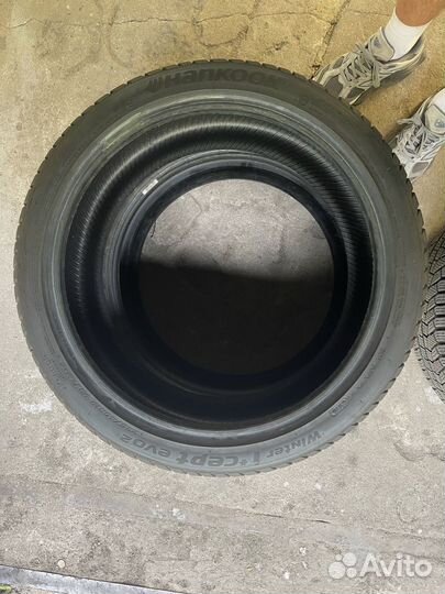 Hankook Winter I'Cept Evo2 W320 225/40 R19