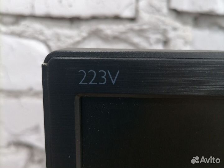 Монитор Philips 223V5L