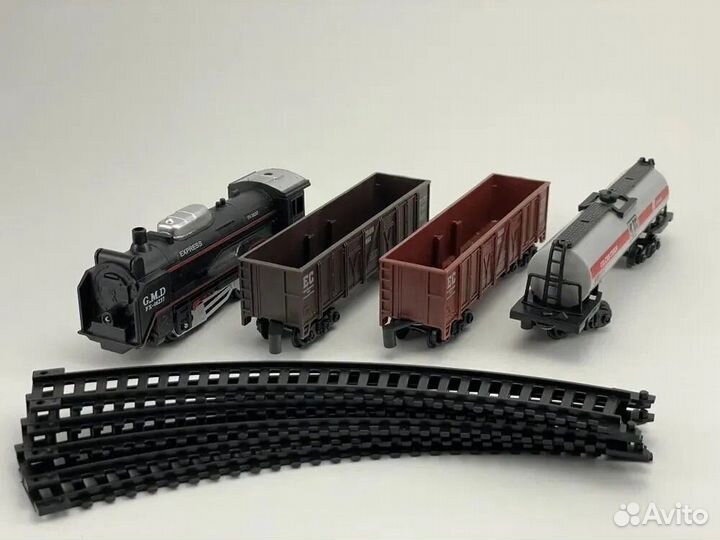 Железная дорога детская, паровоз с 3 вагонами