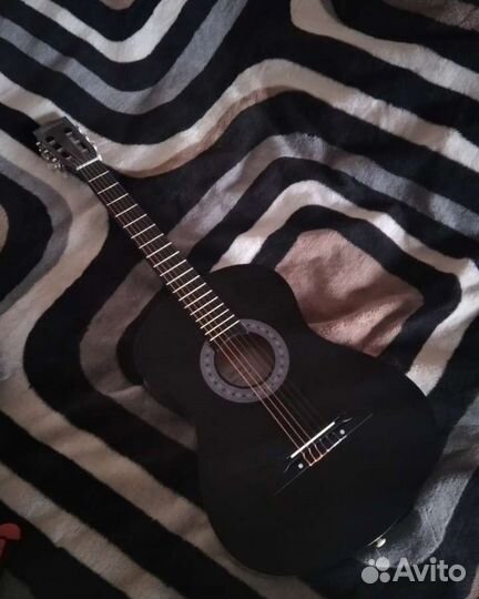 Классическая гитара бу
