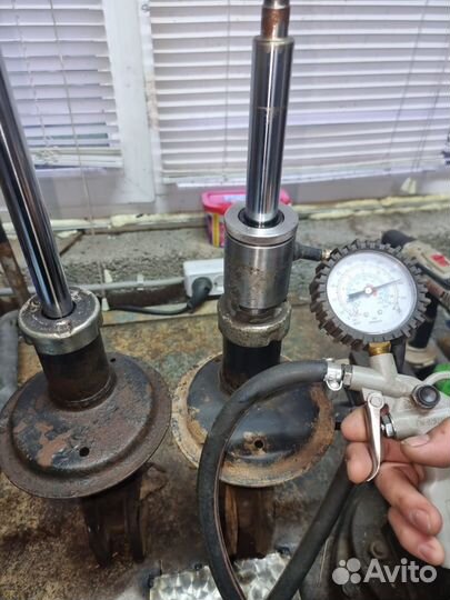 Продам стойки амортизаторов