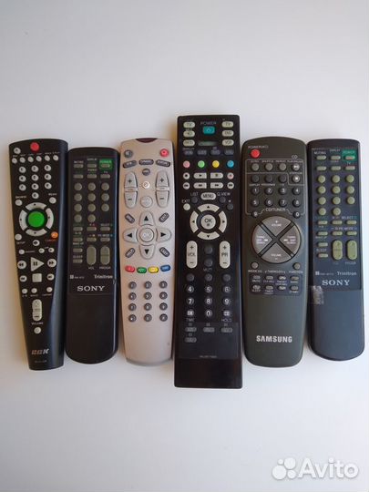 Пульты разные для телевизора, двд,видеомагнитофона