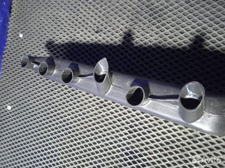 Воздуховод печки передний правый Volkswagen Jetta