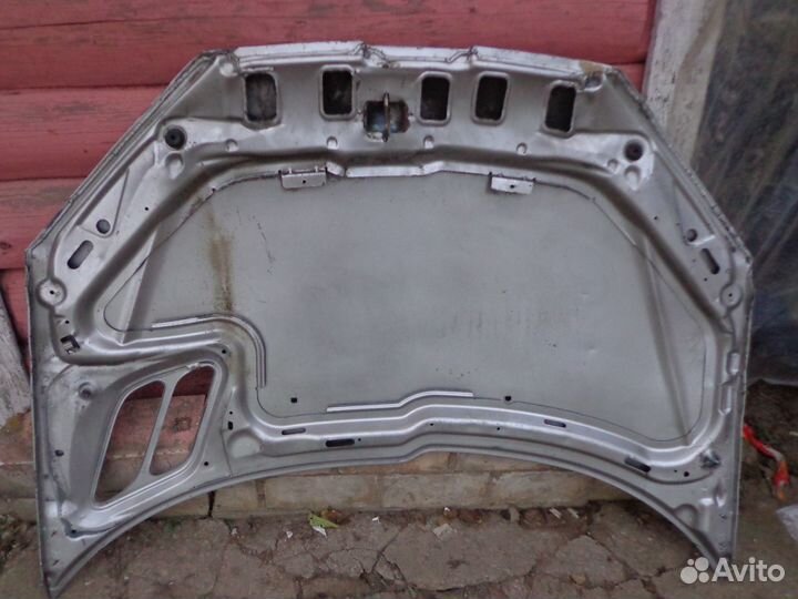 Капот на peugeot 206