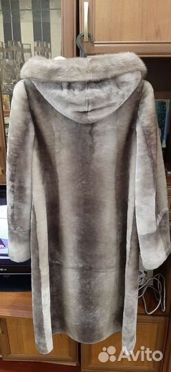 Шуба мутоновая с капюшоном