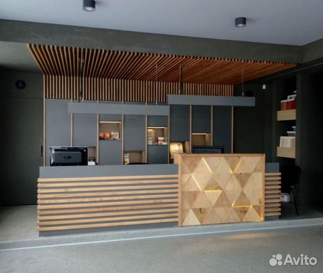 Стойка для автосалонов