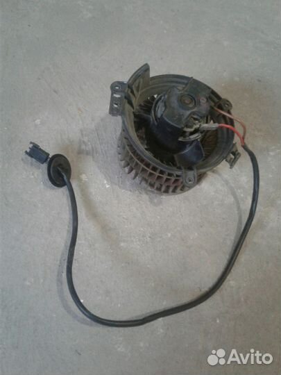 Вентилятор печки 124 Мерседес