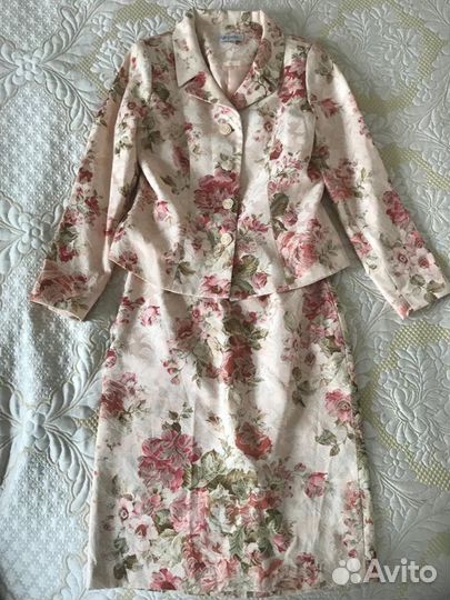 Костюм женский 44