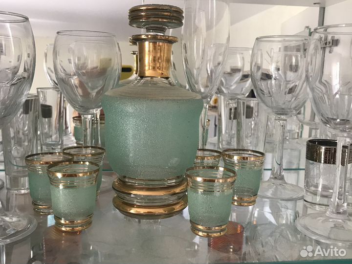 Графин и 6(7) рюмок