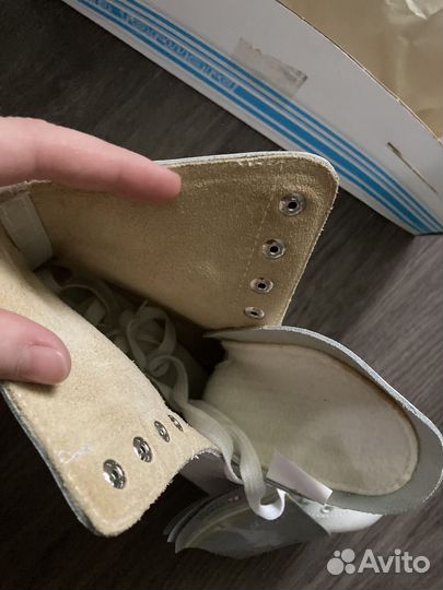 Коньки фигурные 42 размер новые Чехия