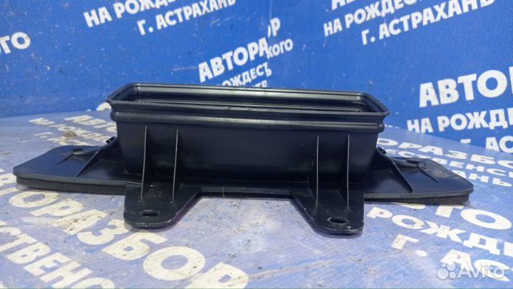 Воздухозаборник Volkswagen Polo 5 седан 2015