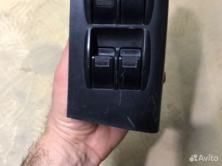 Блок управления стеклоподъемниками Honda Accord 6