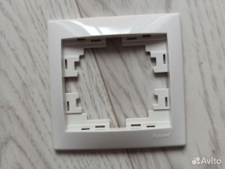 Рамка для розеток и выключателей