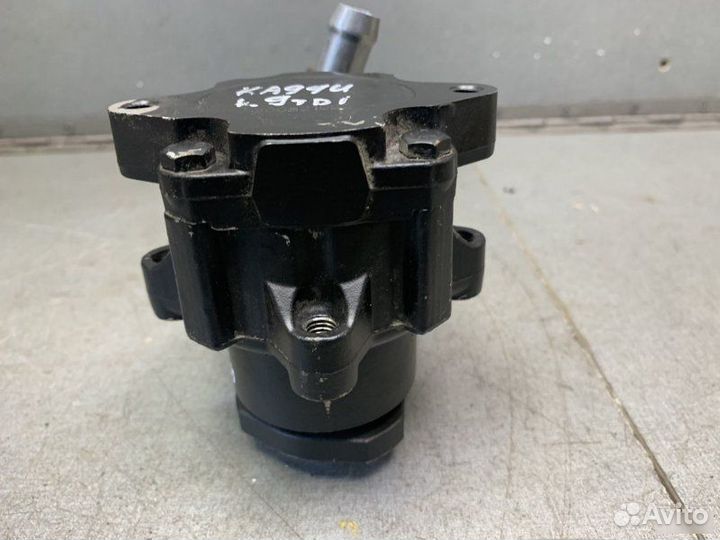 Насос гур Volkswagen Caddy 3 1.9 BLS 2008