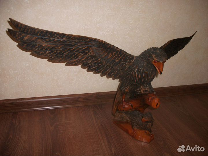 Старинный резной орёл ручной работы из цел.дерева