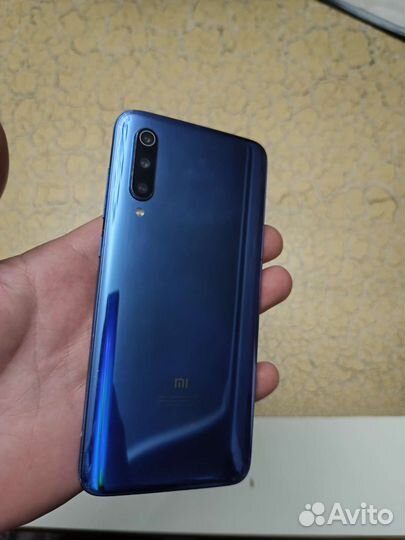 Xiaomi Mi 9, 6/64 ГБ
