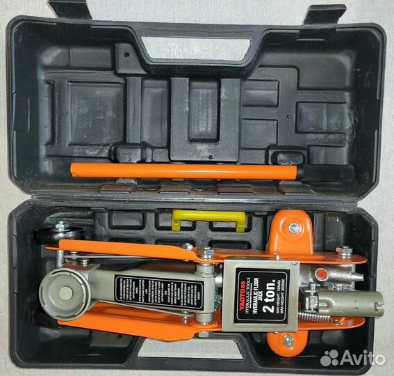 Домкрат подкатной 2 тонны