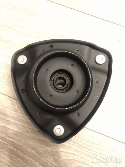 Опора амортизатора toyota camry 70 48609-33260