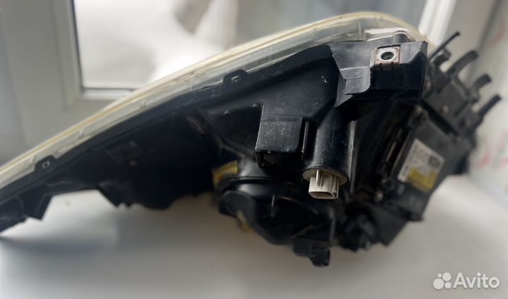 Фара на prius 20