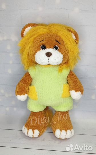 Вязаная игрушка Львенок