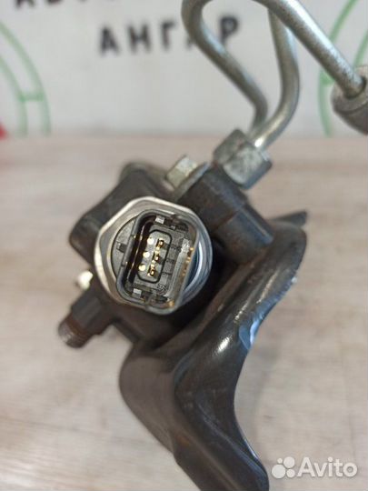 Топливный коллектор Ford Focus kkda 1.8 2007