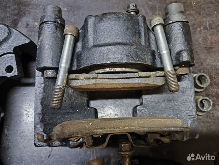 Тормозной суппорт suburban