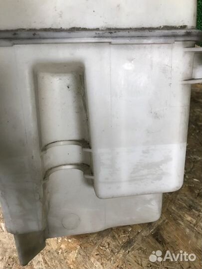 Бачок омывателя Toyota Corolla ZZE121 4ZZ 2006