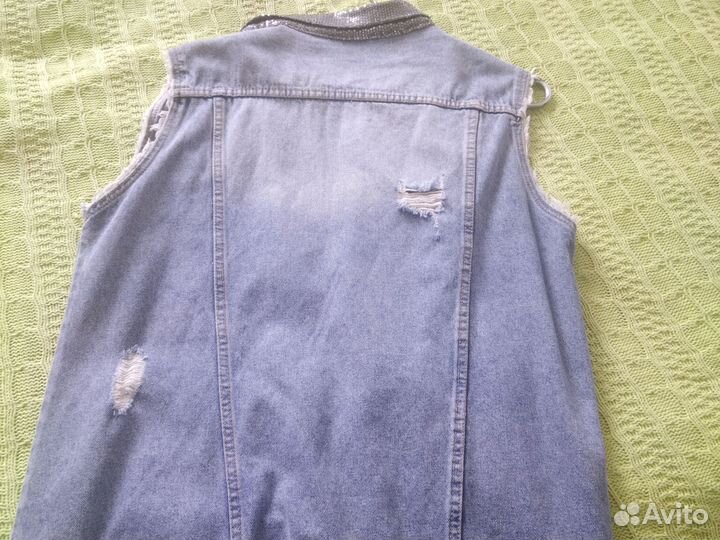Джинсовый жилет, удалённый