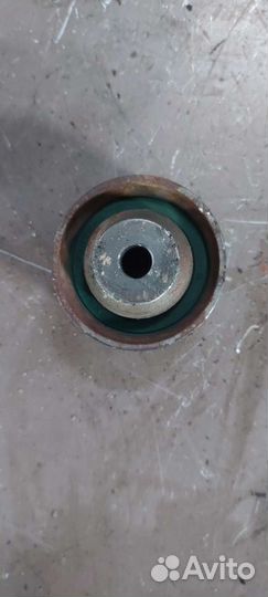 Ролик натяжной на Mitsubishi 4G 93