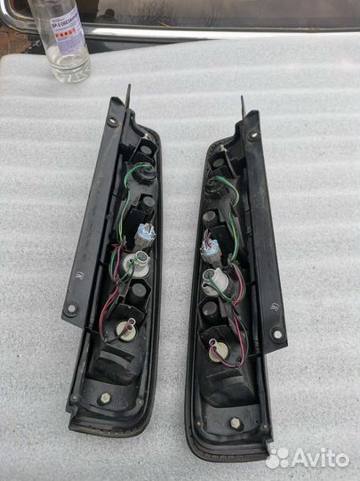 Фонари Nissan Cube AZ10