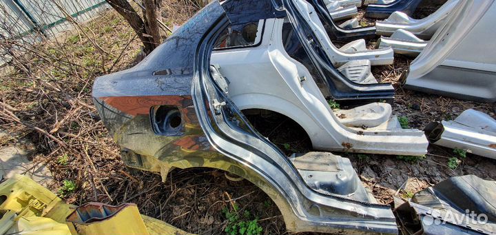 Заднее правое крыло Шевроле авео т 250 седан