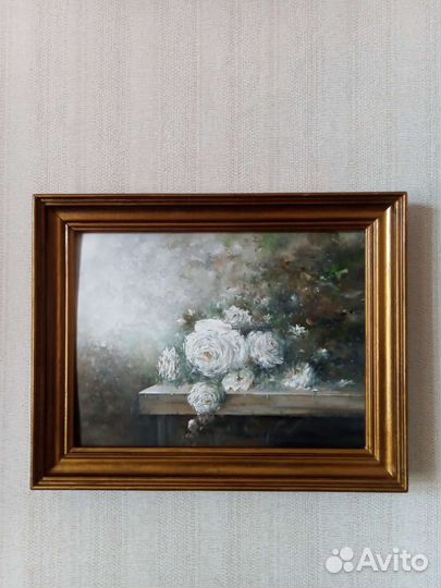 Натюрморт с белыми розами