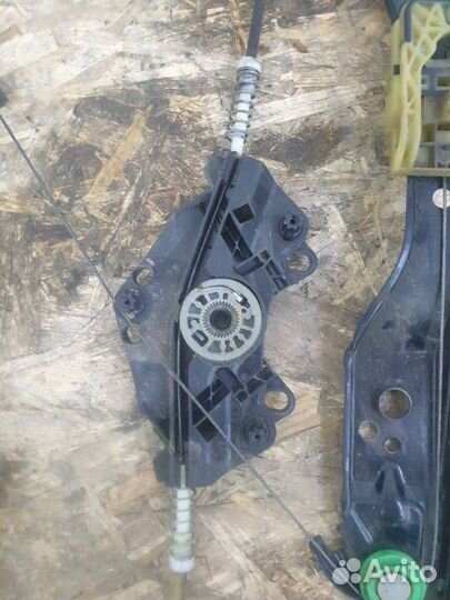 Стеклоподьемник передний Volvo S60 2 1.6 2011