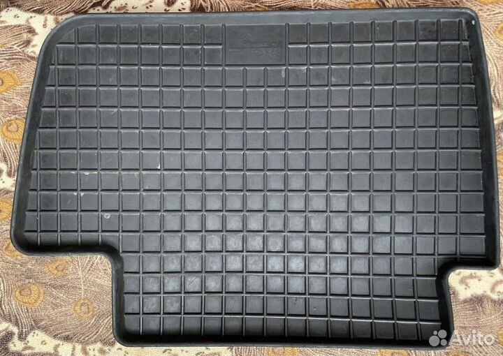 Автомобильные коврики резиновые