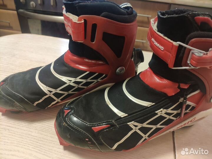 Лыжные ботинки atomic